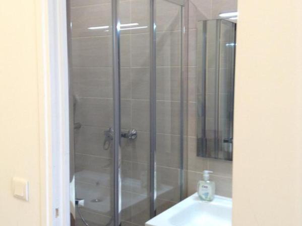 Photo of Bathroom in Quartier de la Roquette