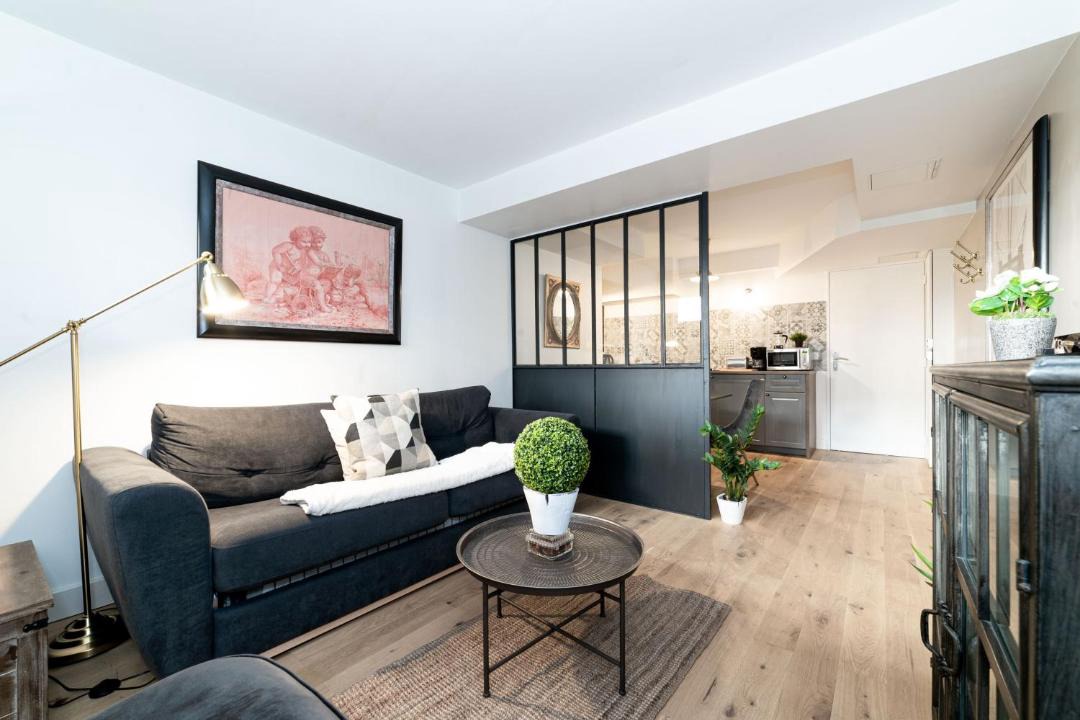 Photo of Livingroom in Quartier des Grandes-Carrieres