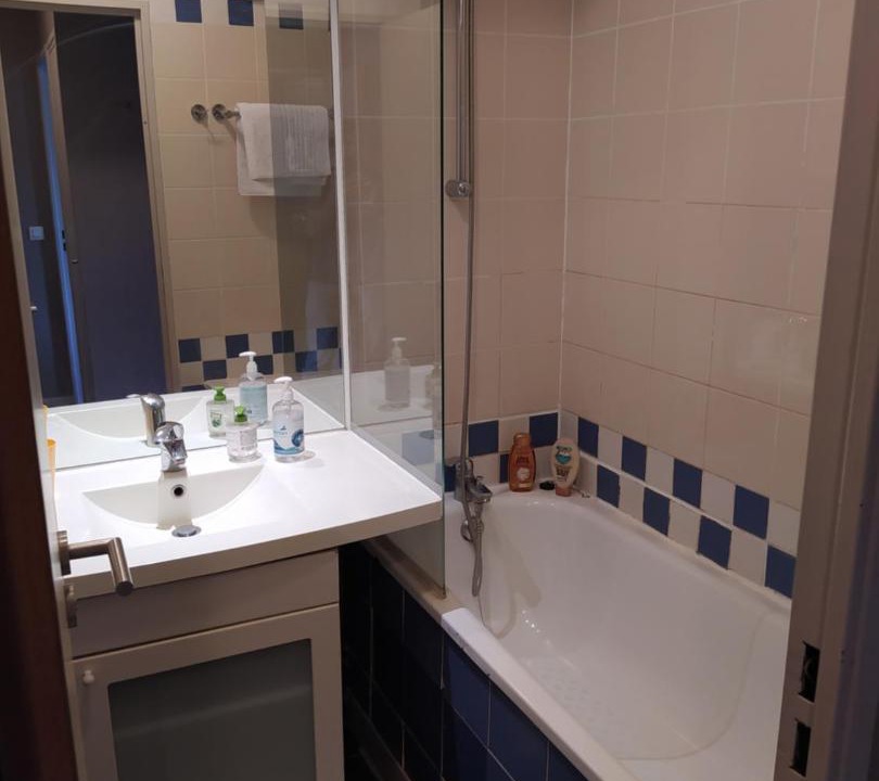 Photo of Bathroom in Combat