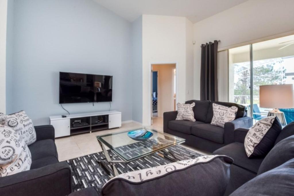 Photo of Livingroom in Highlands Reserve