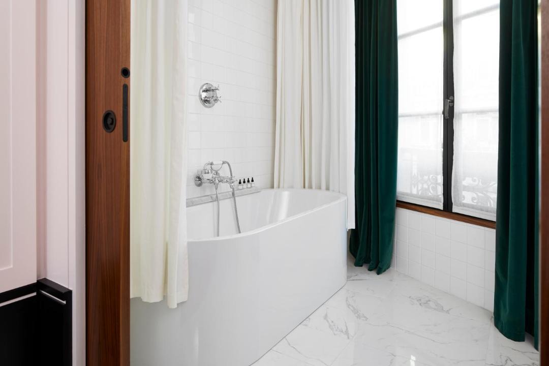 Photo of Bathroom in Palais-Royal