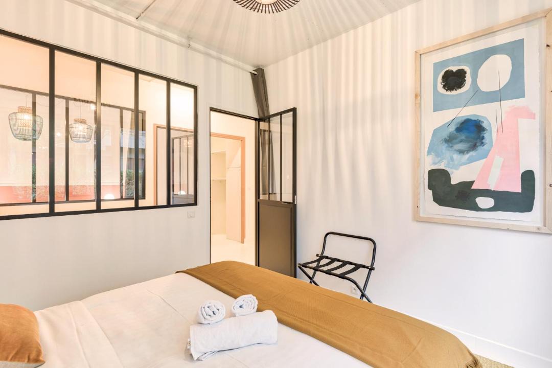 Photo of Bedroom in Pere Lachaise