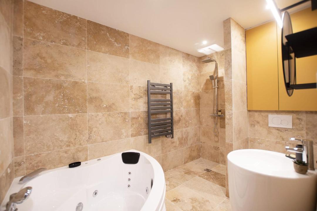 Photo of Bathroom in Quartier de la Porte-Saint-Denis