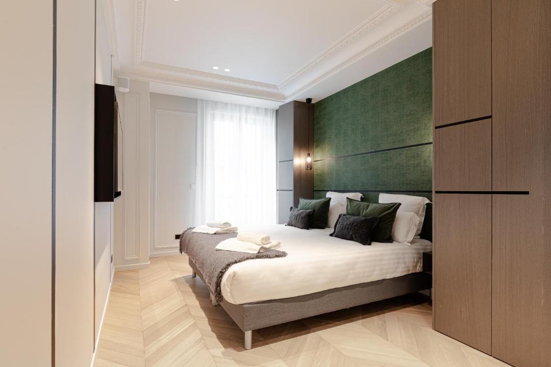 Photo of Bedroom in 8th Arrondissement