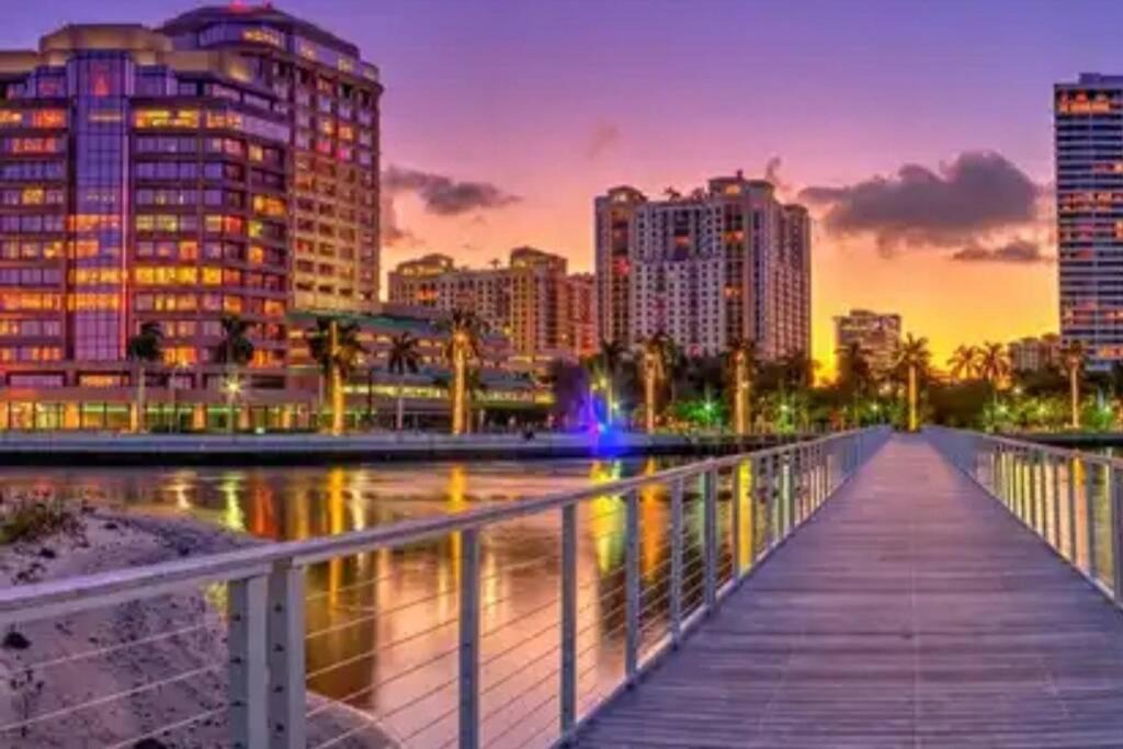 Photo of Buildings in Boynton Beach