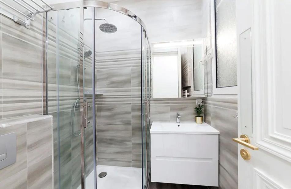 Photo of Bathroom in Chaussee-d'Antin