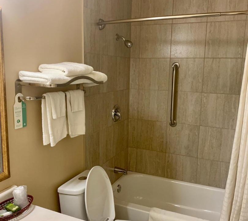 Photo of Bathroom in Azilda
