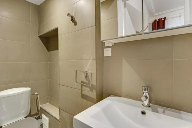 Photo of Bathroom in Notre-Dame-des-Champs