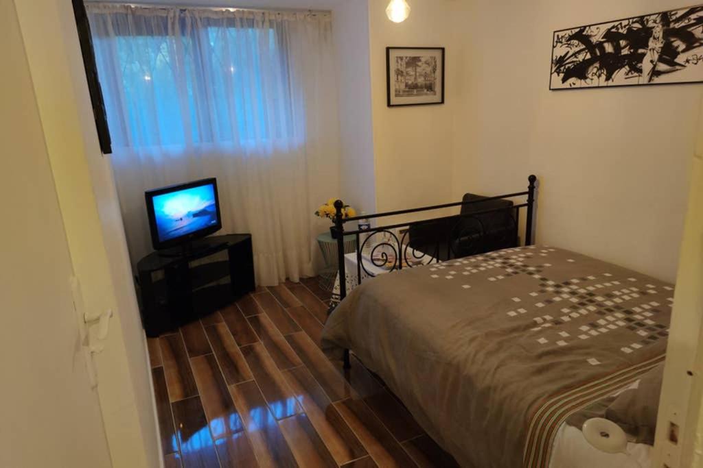 Photo of Bedroom in Montfermeil