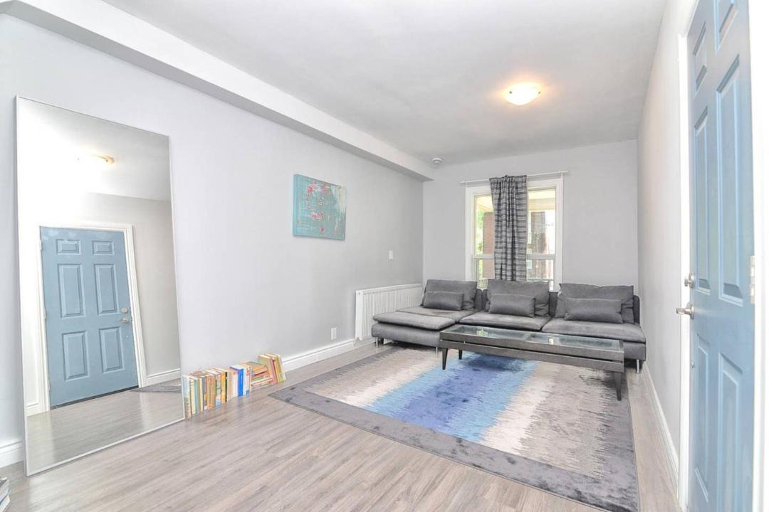 Photo of Livingroom in Leslieville