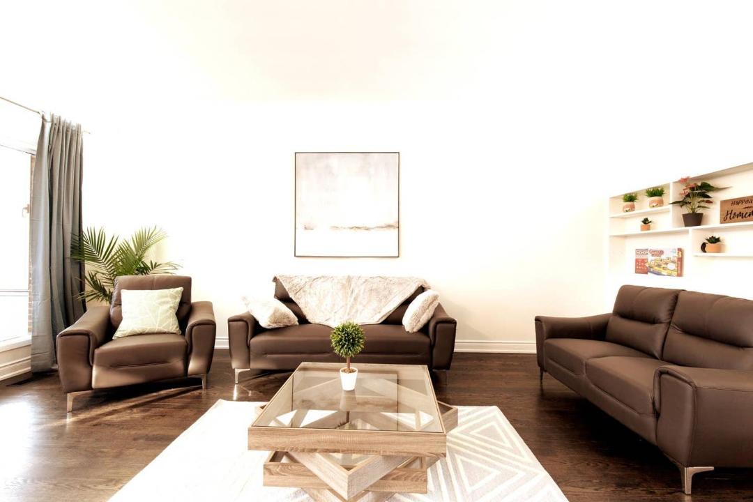 Photo of Livingroom in Bathurst Manor