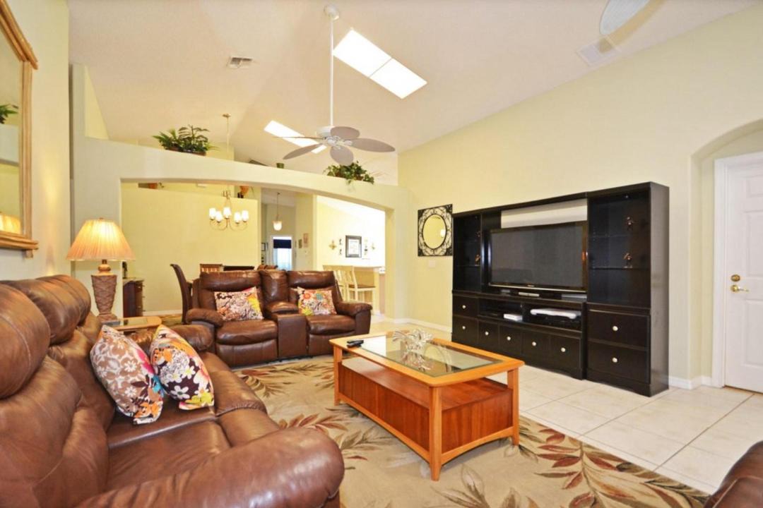 Photo of Livingroom in Windsor Palms