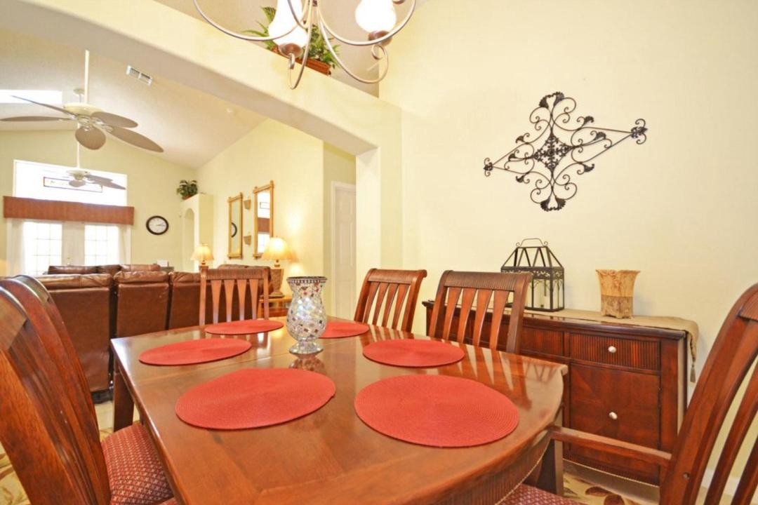 Photo of Livingroom in Windsor Palms
