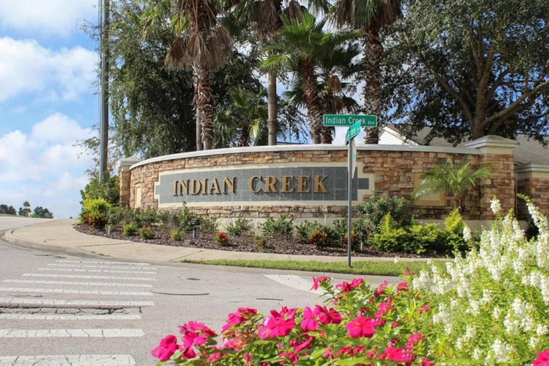 Photo of Buildings in Windsor Palms