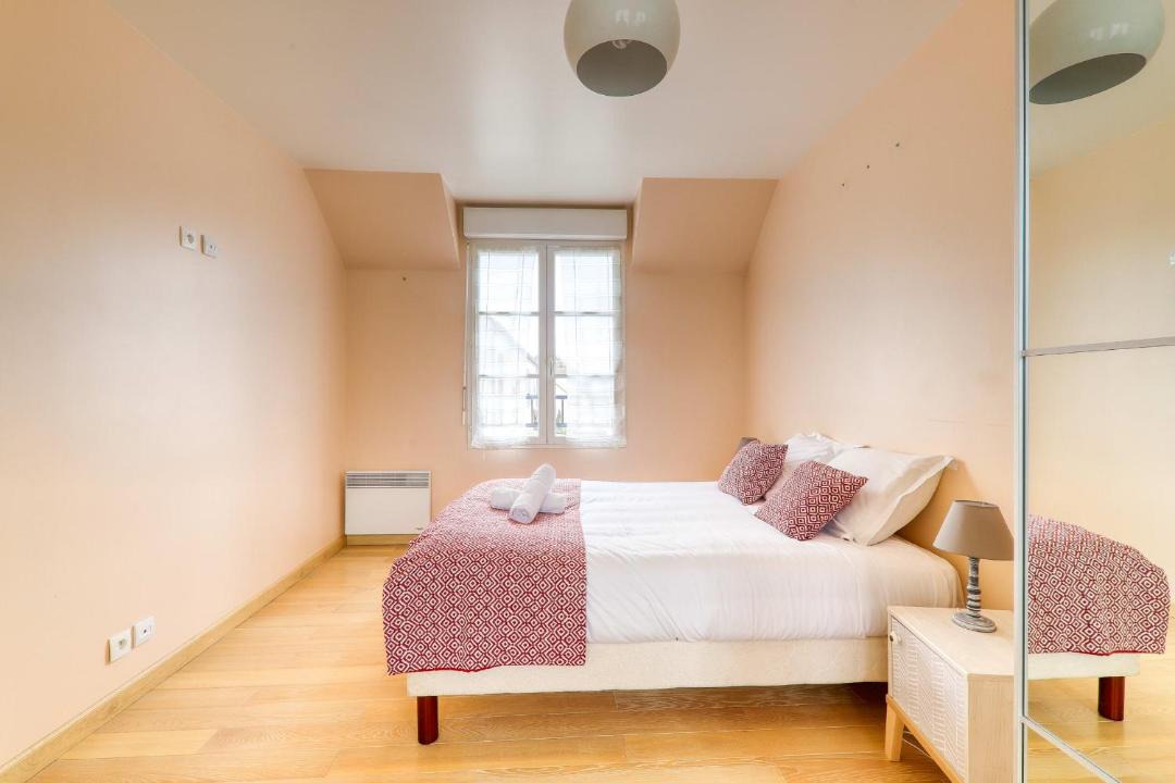Photo of Bedroom in Magny-le-Hongre