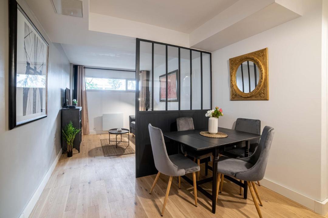Photo of Livingroom in Quartier des Grandes-Carrieres
