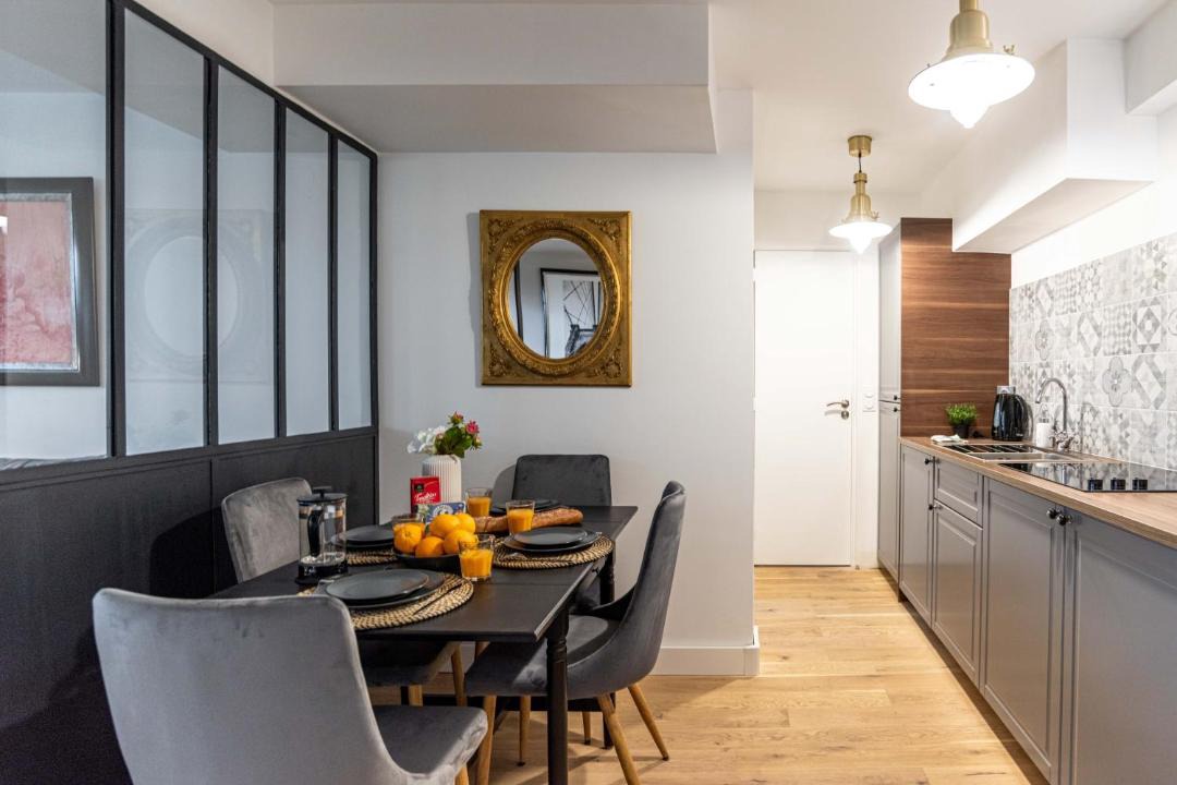 Photo of Livingroom in Quartier des Grandes-Carrieres
