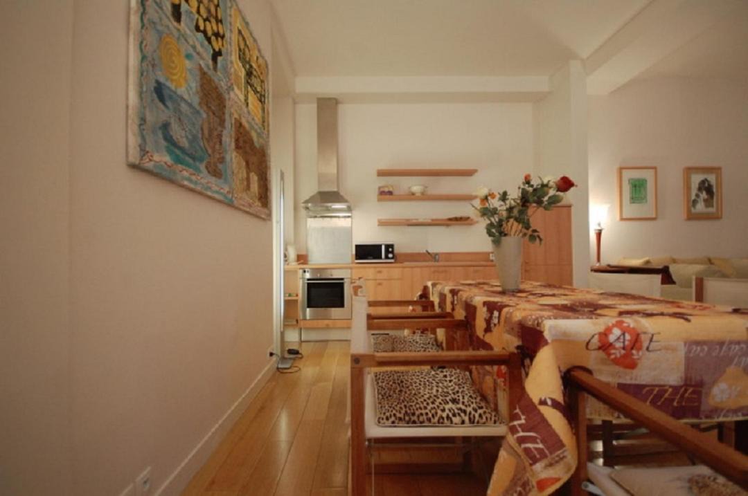 Photo of Livingroom in Archives