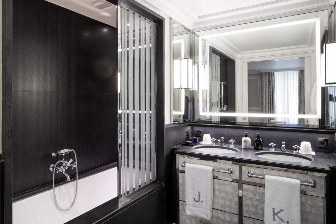 Photo of Bathroom in Quartier des Invalides