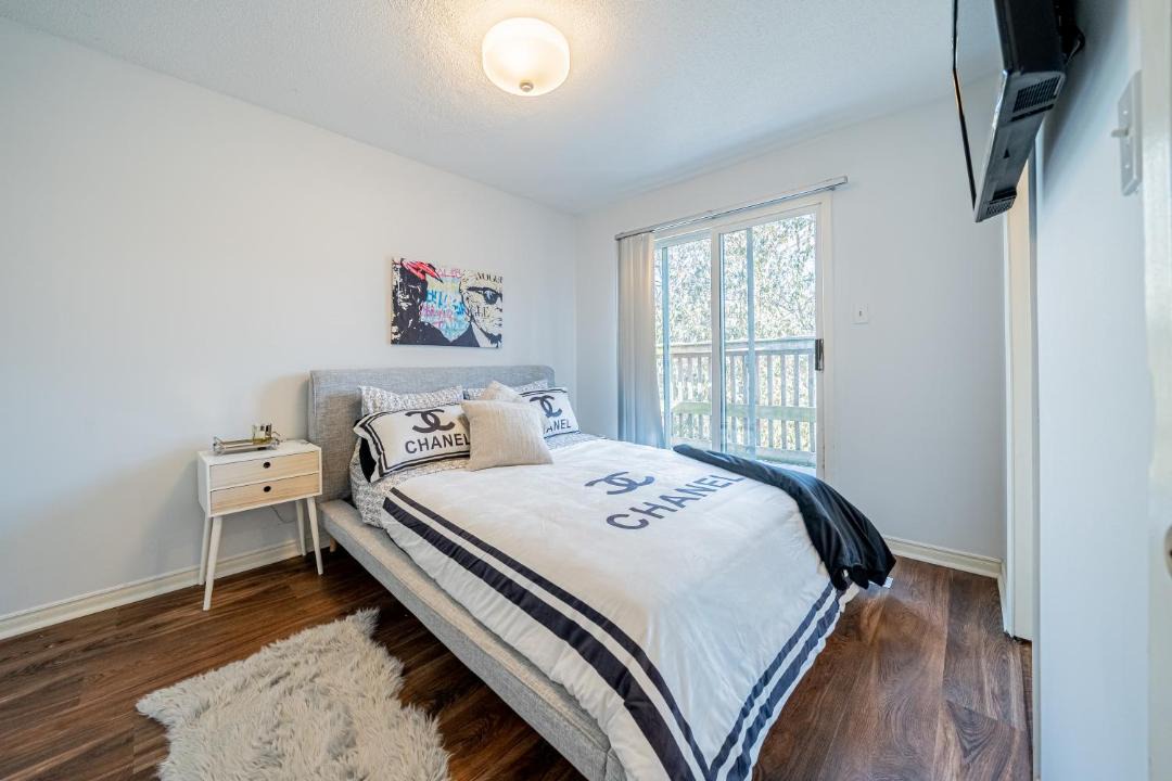 Photo of Bedroom in Cabbagetown South