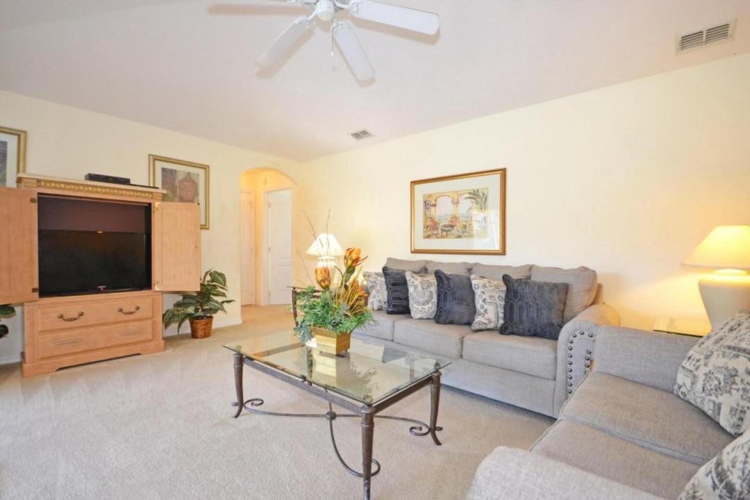 Photo of Livingroom in Tuscan Ridge
