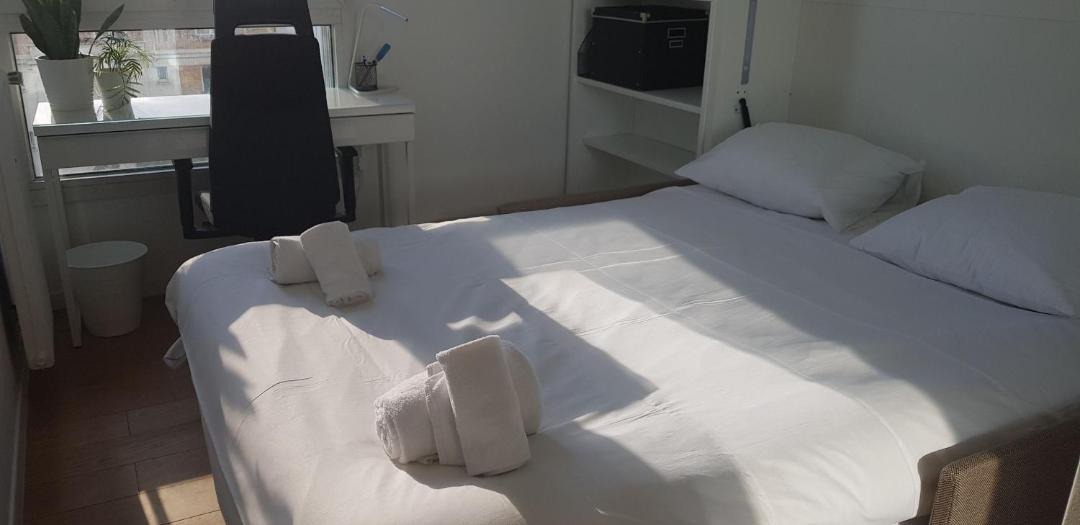 Photo of Bedroom in Pere Lachaise