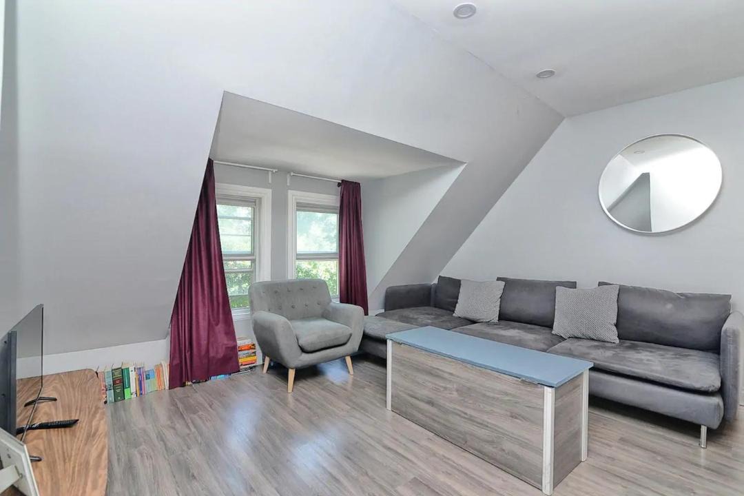 Photo of Livingroom in Leslieville
