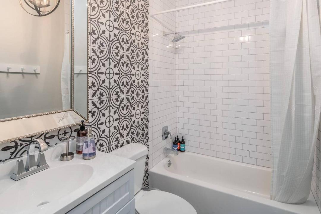 Photo of Bathroom in Garfield