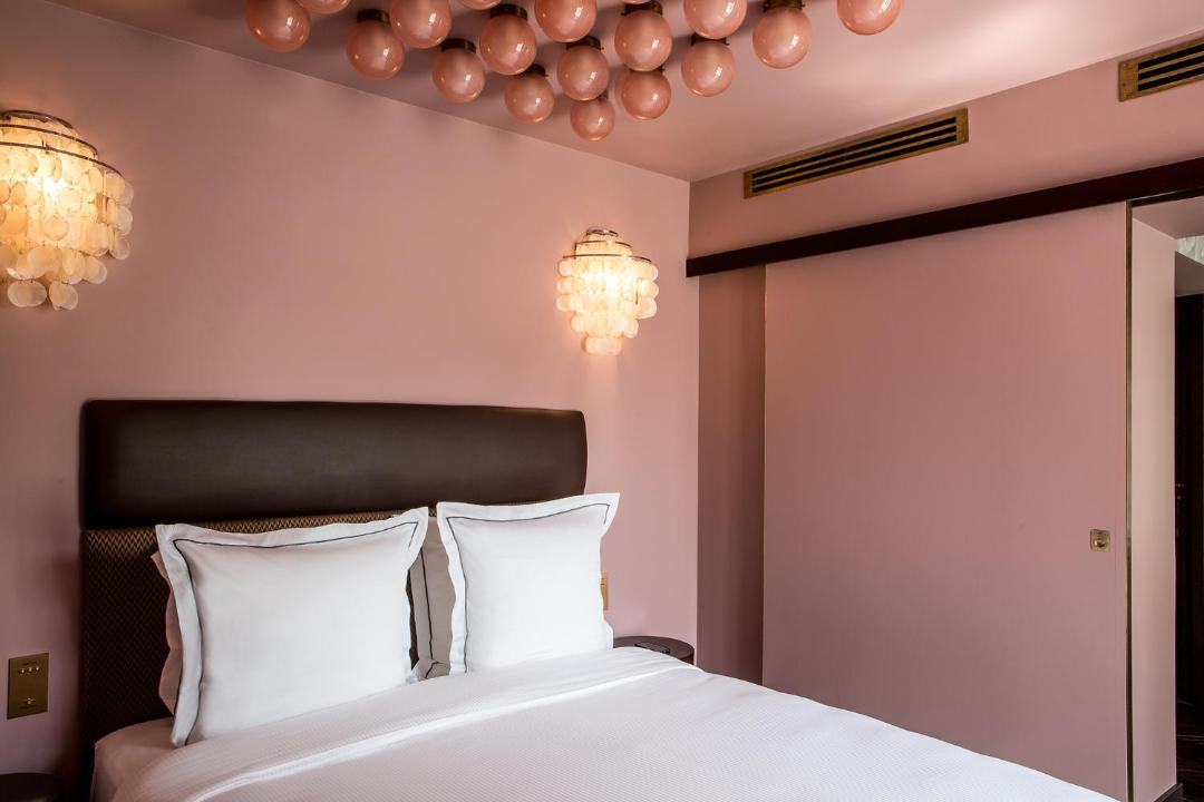 Photo of Bedroom in 8th Arrondissement