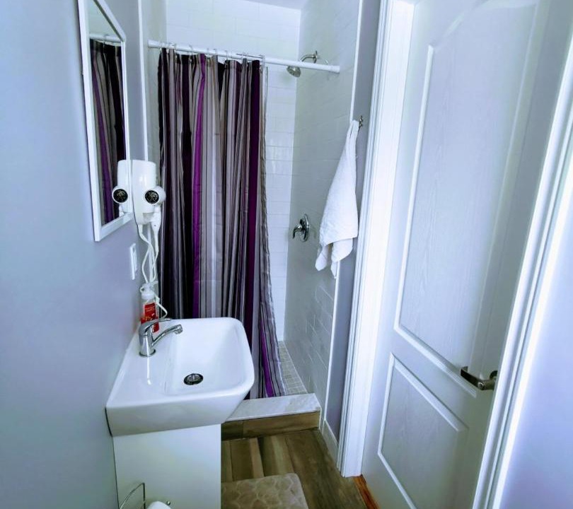 Photo of Bathroom in Shannonville