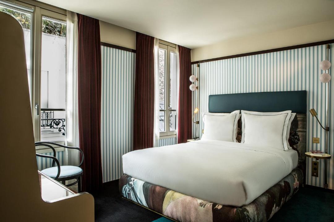 Photo of Bedroom in 8th Arrondissement