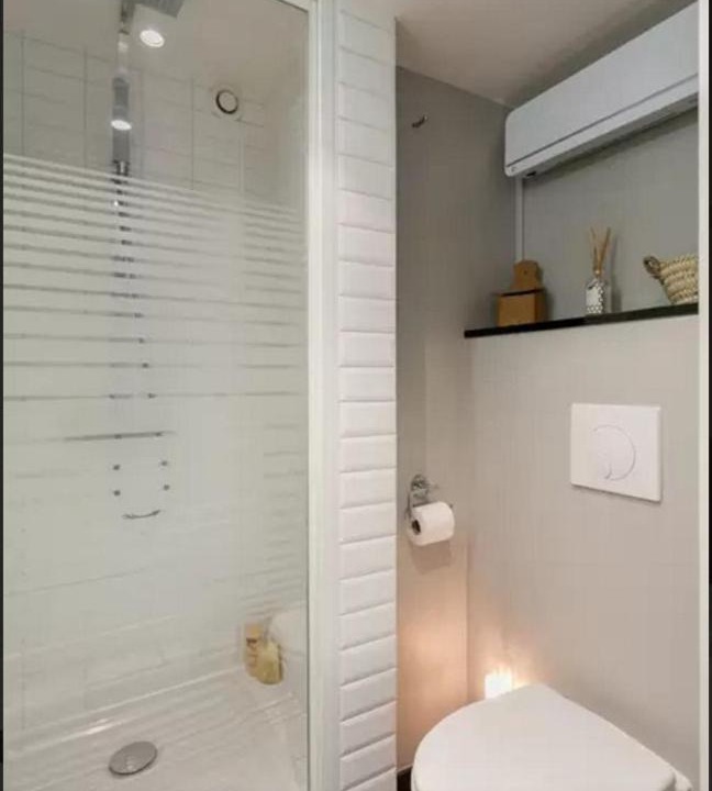 Photo of Bathroom in Notre-Dame-des-Champs