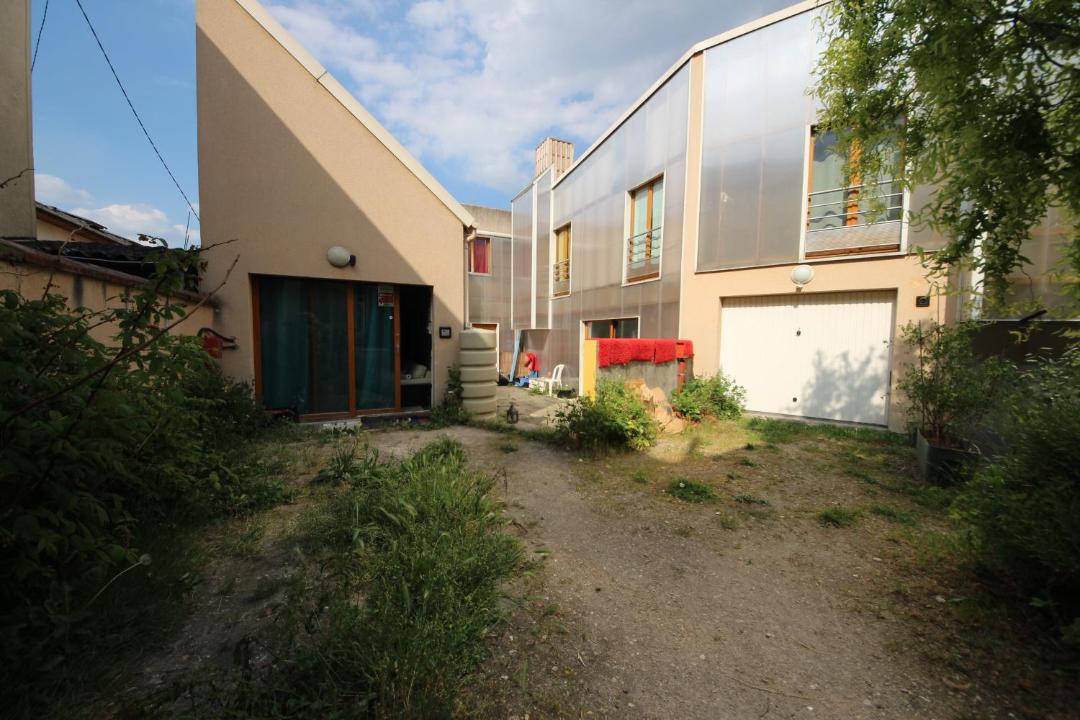 Photo of Buildings in Aubervilliers