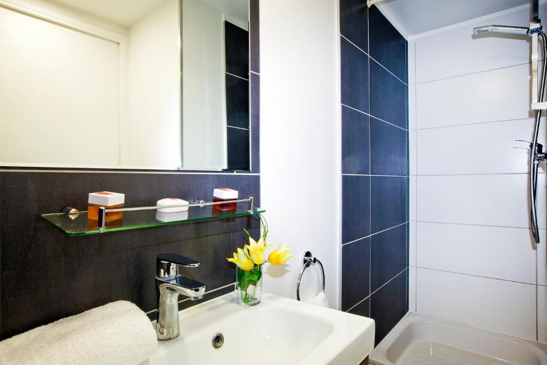 Photo of Bathroom in Pantin