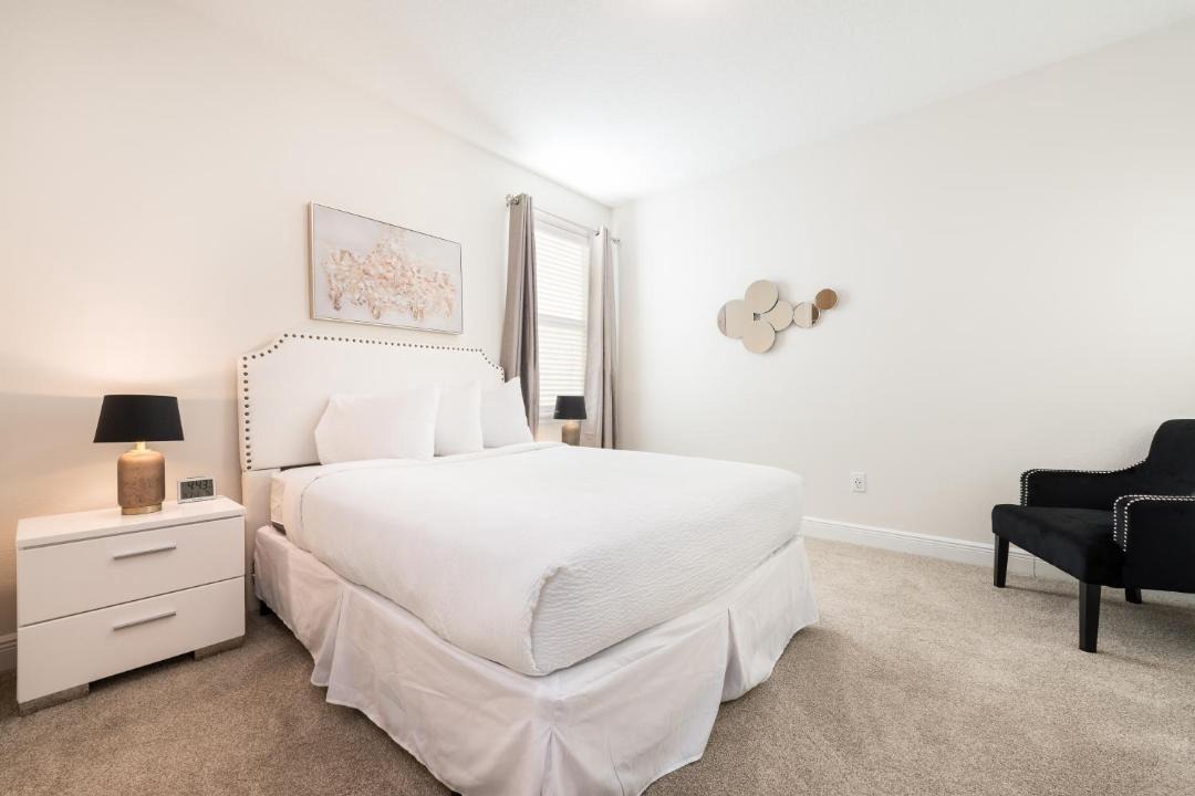 Photo of Bedroom in Bay Lake