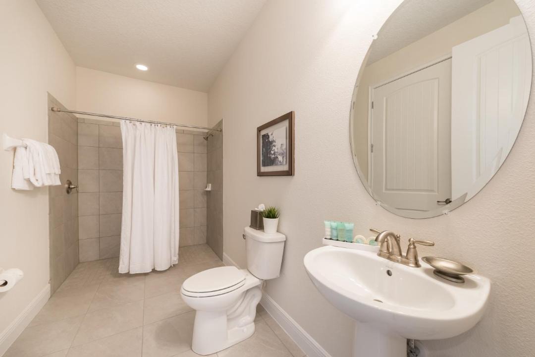 Photo of Bathroom in Bay Lake