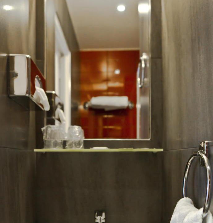 Photo of Bathroom in La Garenne-Colombes