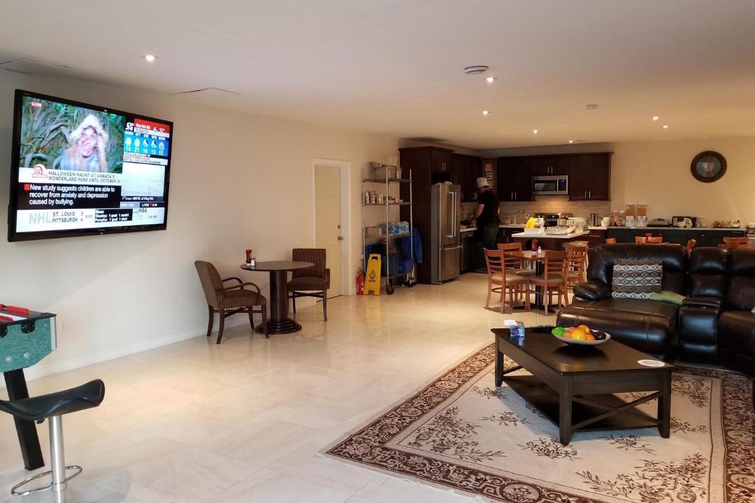 Photo of Livingroom in Lansdowne
