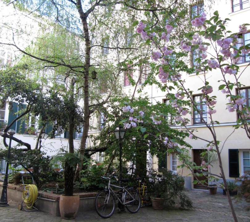 Photo of Buildings in Jardin des plantes