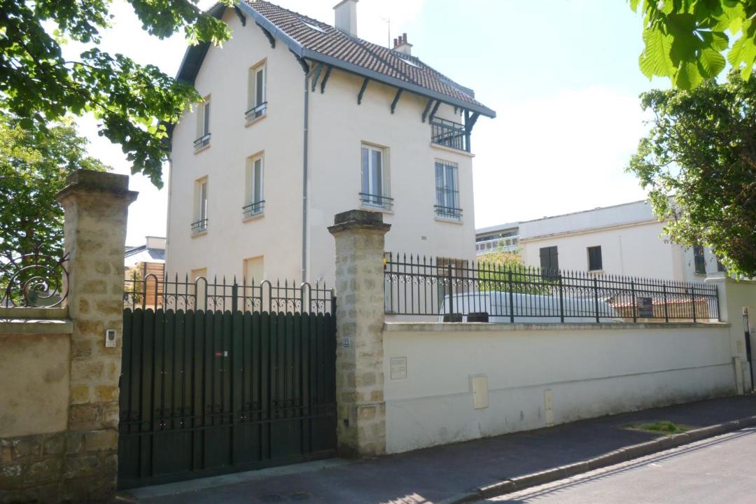 Photo of Buildings in Centre
