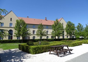 Campanile Val de France