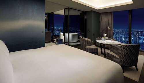 Junior Corner Suite King