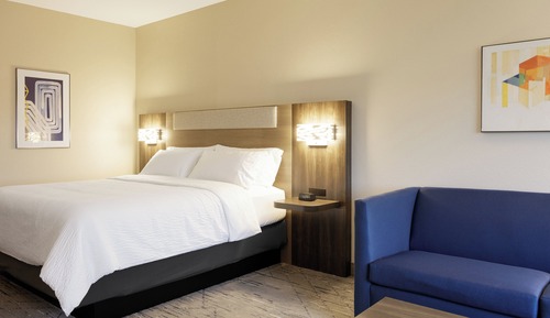 Suite, Accessible (Accessible Tub)
