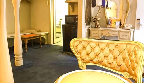 Honeymoon Suite, 1 King Bed, Non Smoking, Bathtub