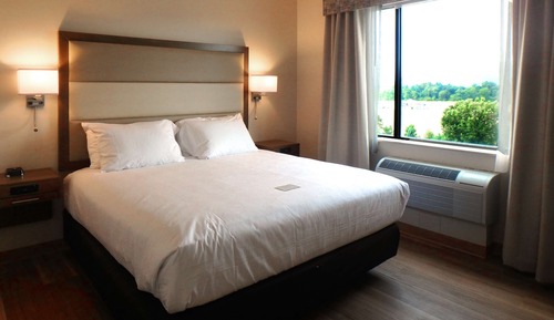 Standard Room, 1 King Bed, Accessible