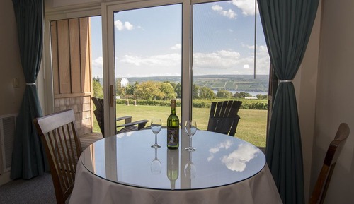 Vintner's Guestroom