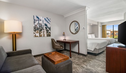 Suite, Multiple Beds (Mobility/Hearing Accessible, Tub)