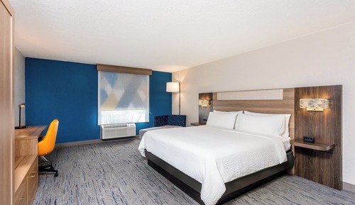 Standard Room, 1 King Bed