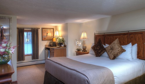Comfort Suite, 1 King Bed with Sofa bed, Non Smoking