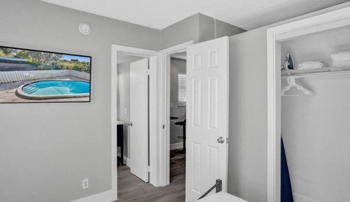 Superior Single Room, 1 Queen Bed with Sofa bed, Non Smoking